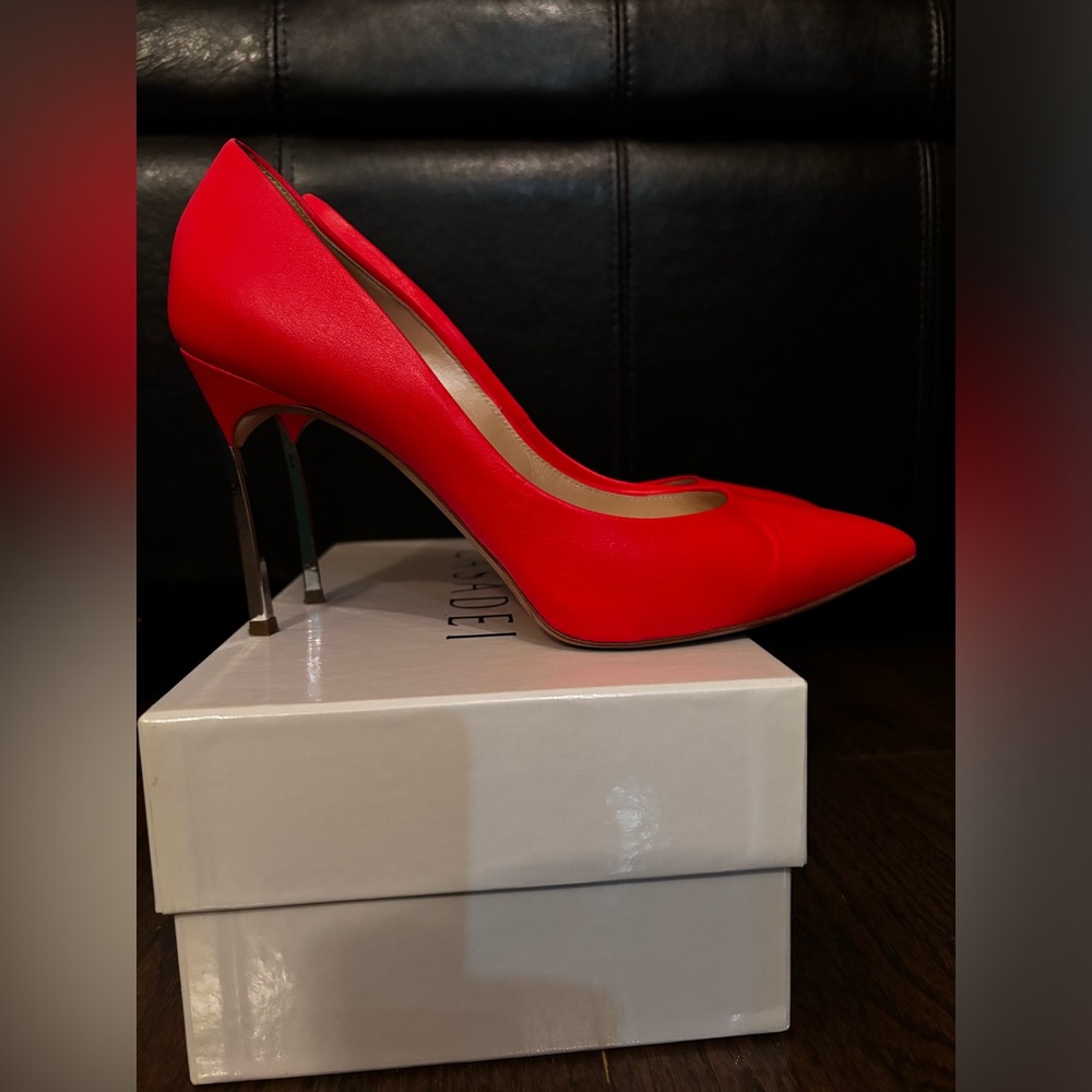 Cascadei high heels shoes.